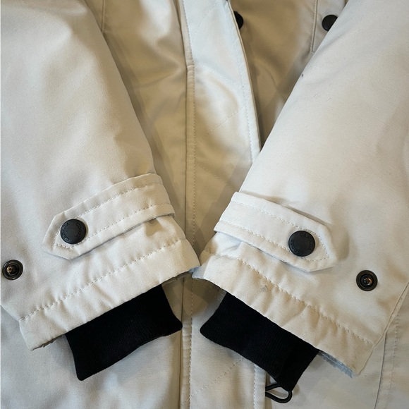 Canada Goose Women's Kensington Parka (S) Eggshell with removable Fur Trim - Picture 7 of 8
